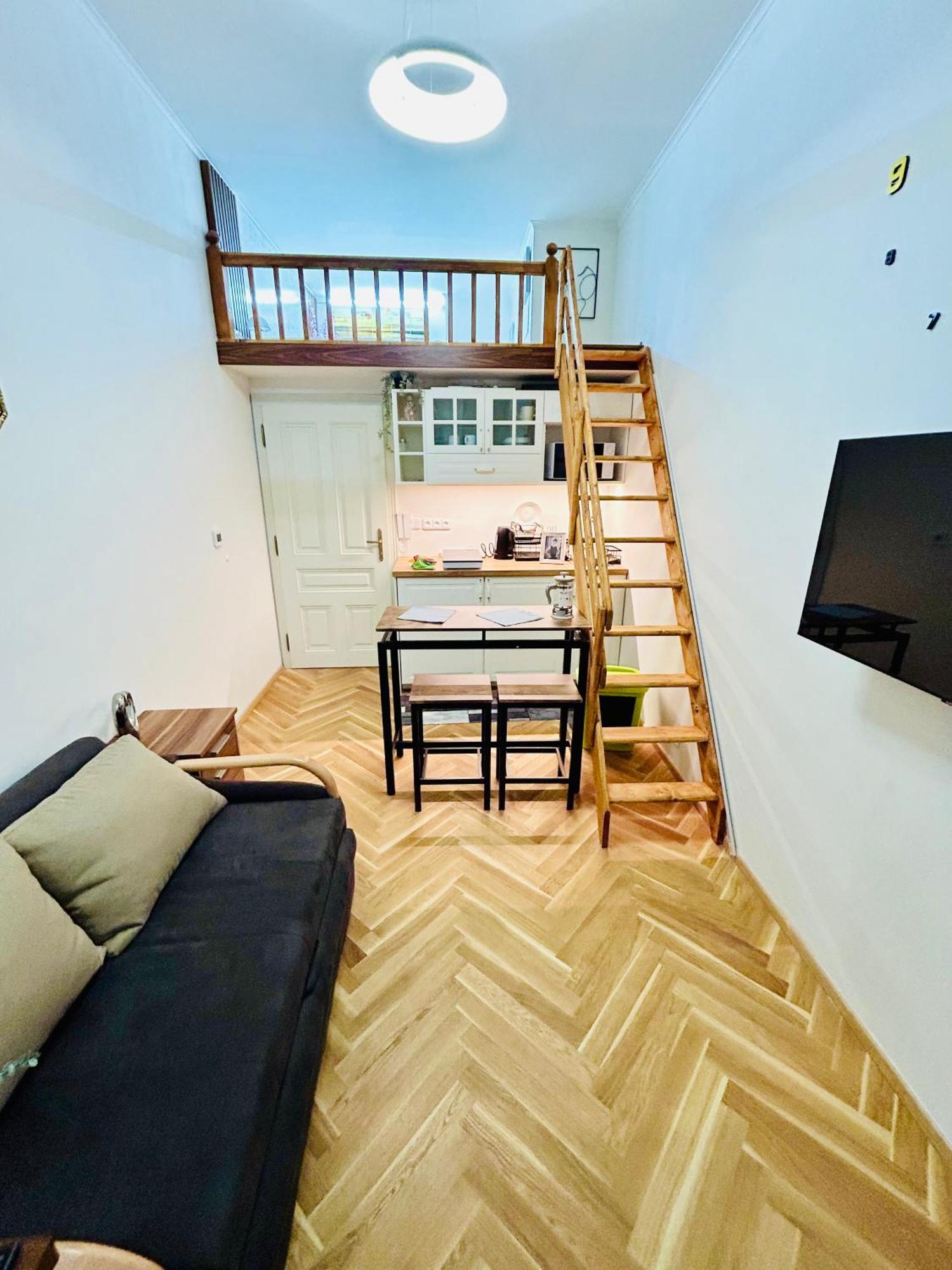 Cozy Design Homestay With Terrace Prag Eksteriør billede