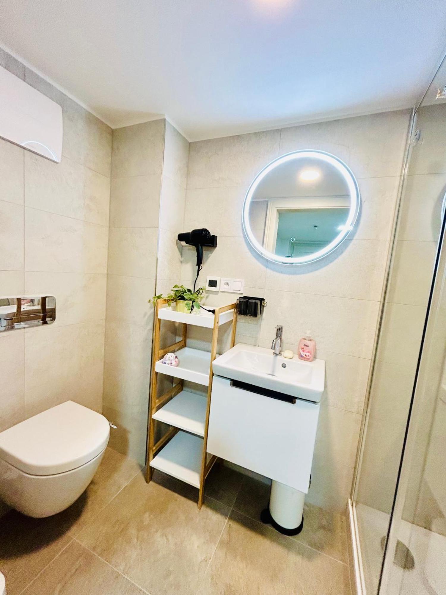 Cozy Design Homestay With Terrace Prag Eksteriør billede