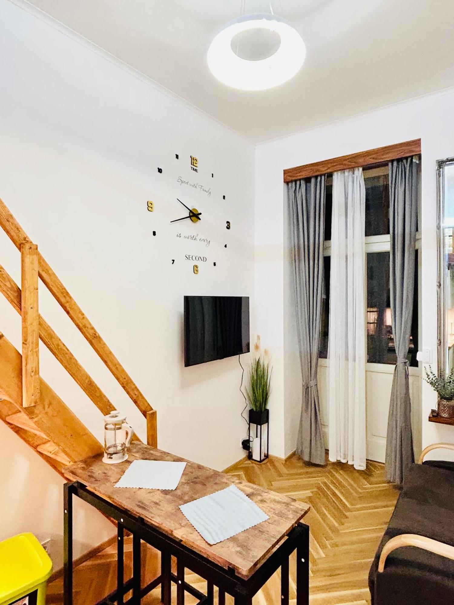 Cozy Design Homestay With Terrace Prag Eksteriør billede